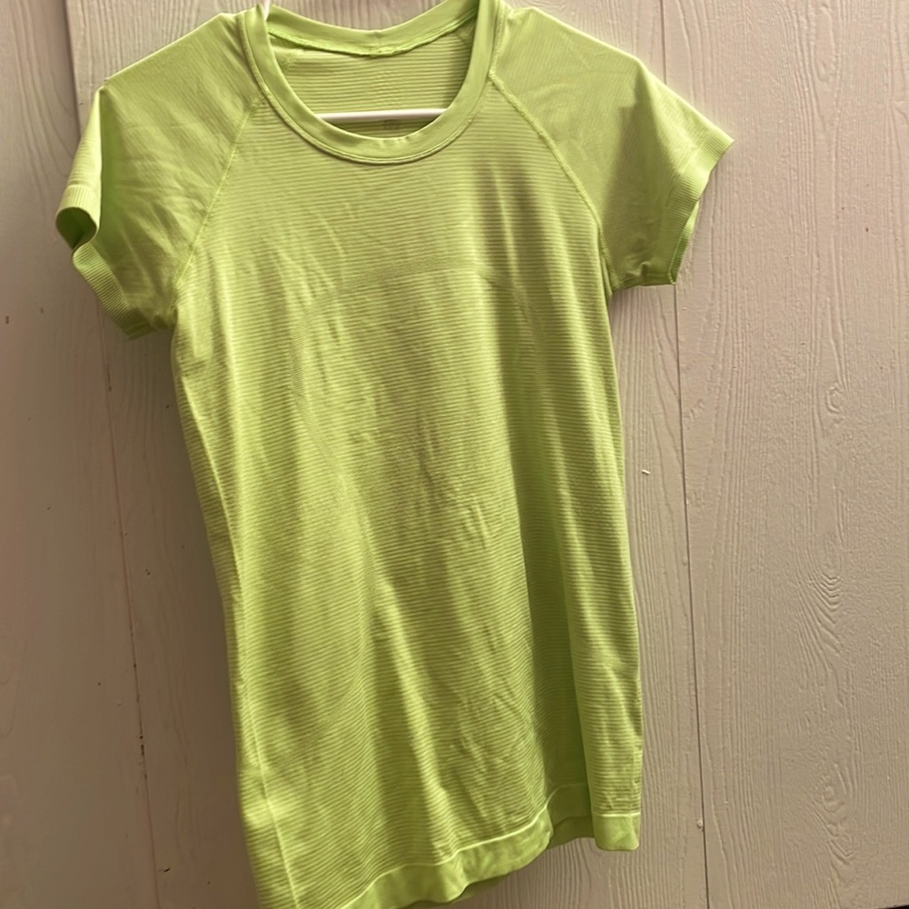 Lululemon swiftly T